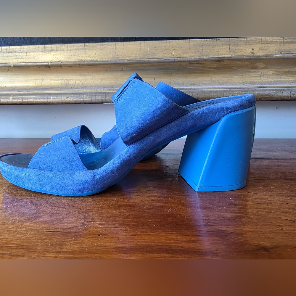 Naturalizer GEN N-Whirl Block Heel Sandals